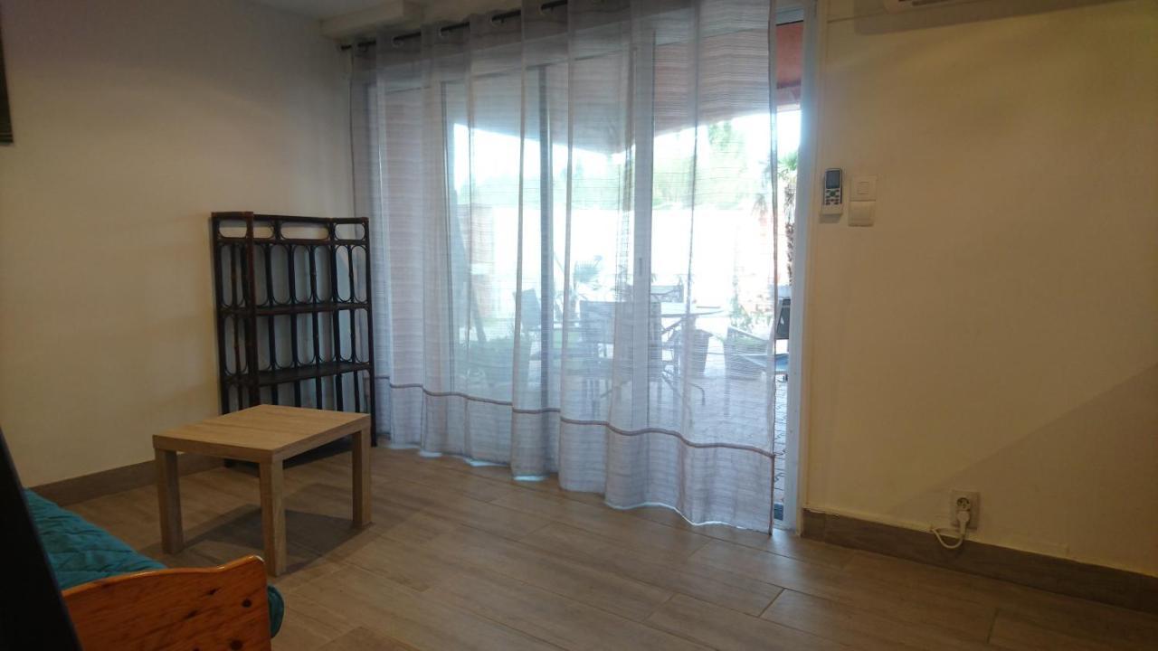 Appartements Dans Residence Avec Piscine - Mer A 500M Сен Мари ла Мер Екстериор снимка
