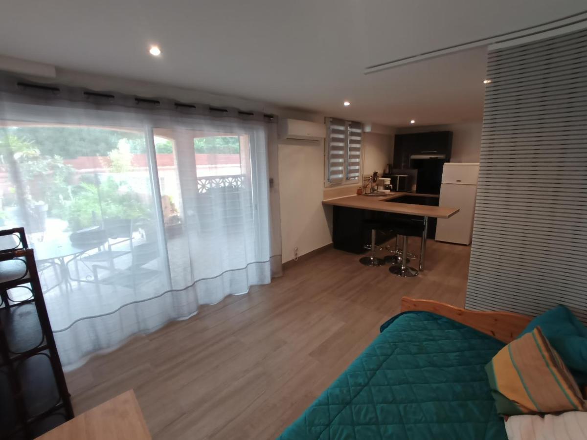 Appartements Dans Residence Avec Piscine - Mer A 500M Сен Мари ла Мер Екстериор снимка